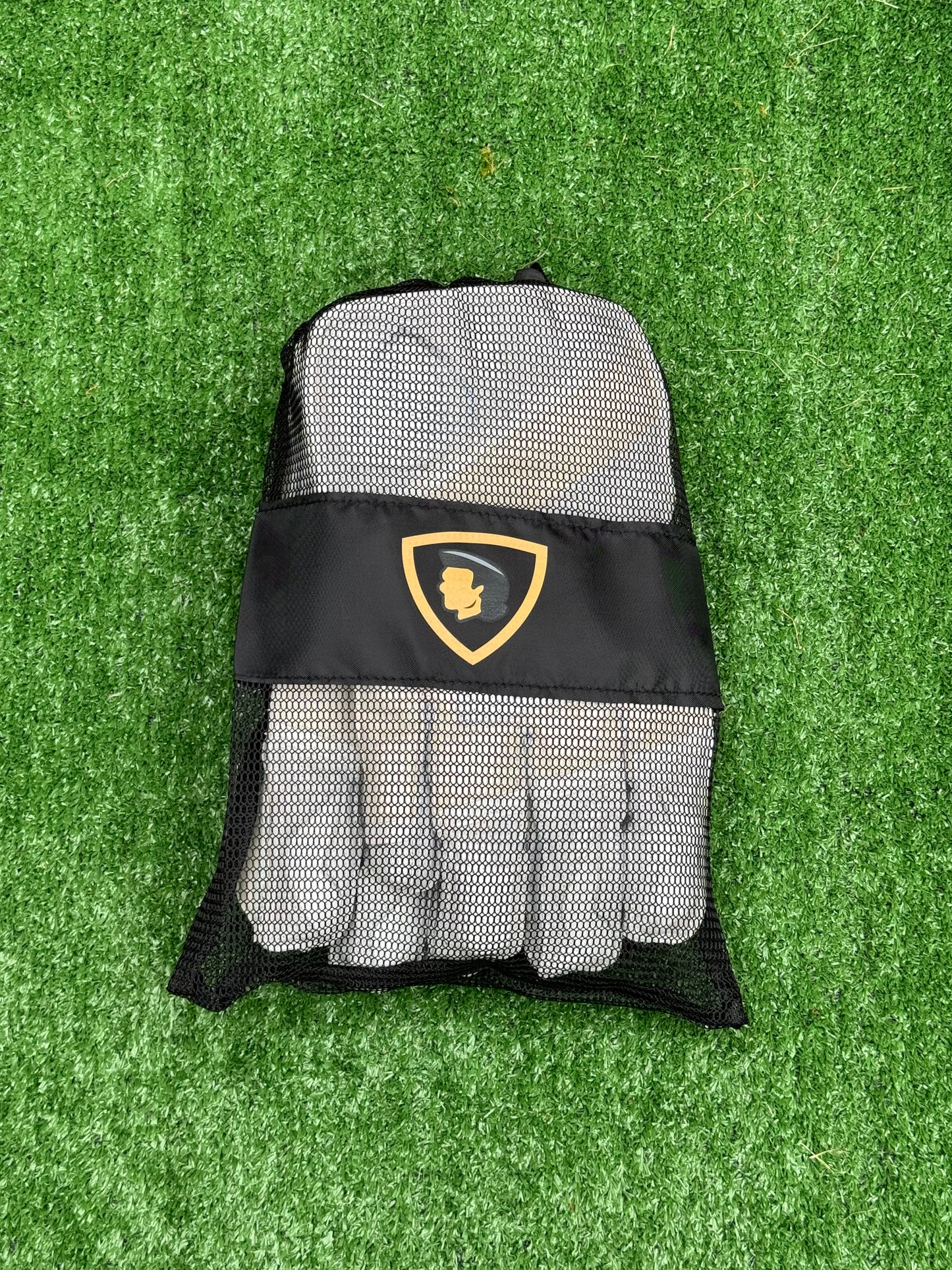 Mullet keeping gloves