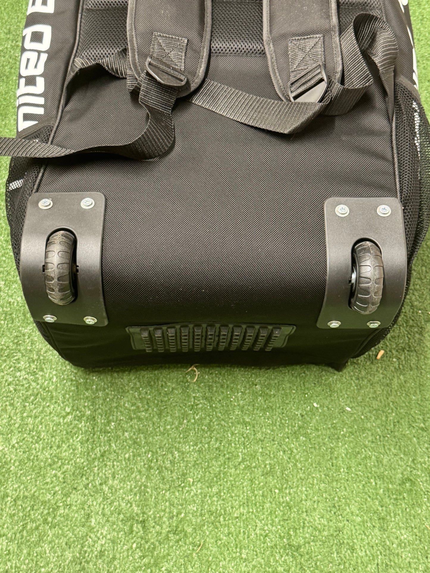 Mullet Wheelie Duffle
