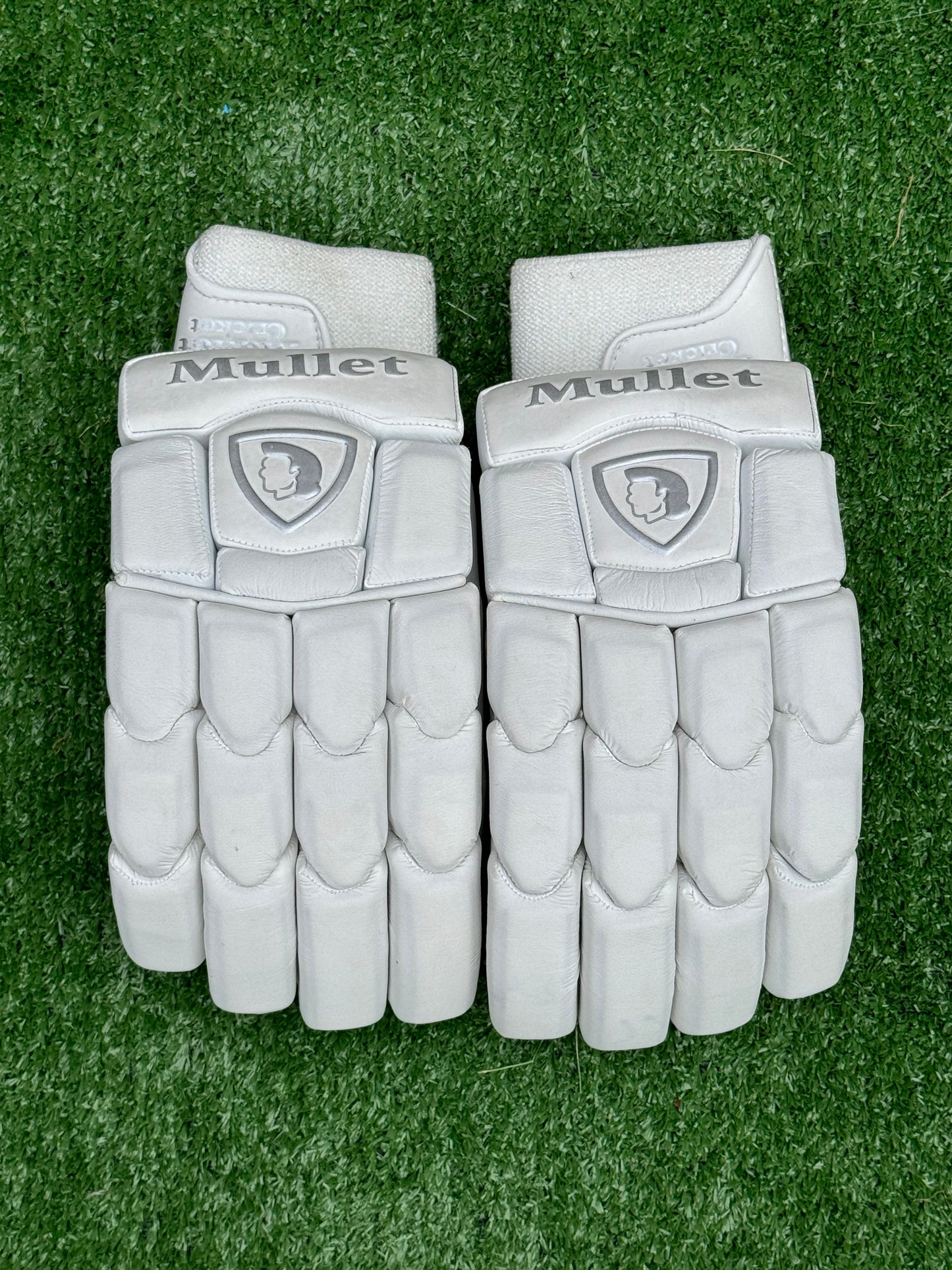 Mullet batting gloves