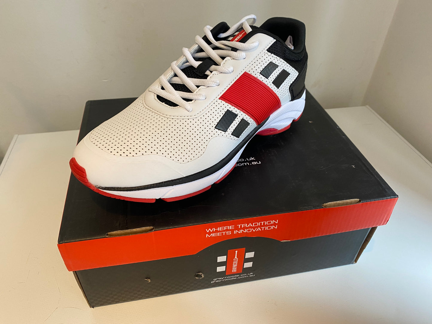Grey Nicholls 4.0 Velocity spikes