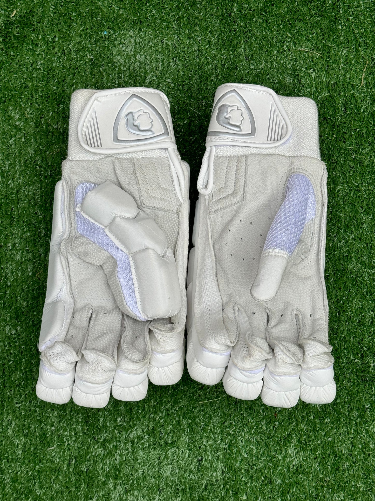 Mullet batting gloves