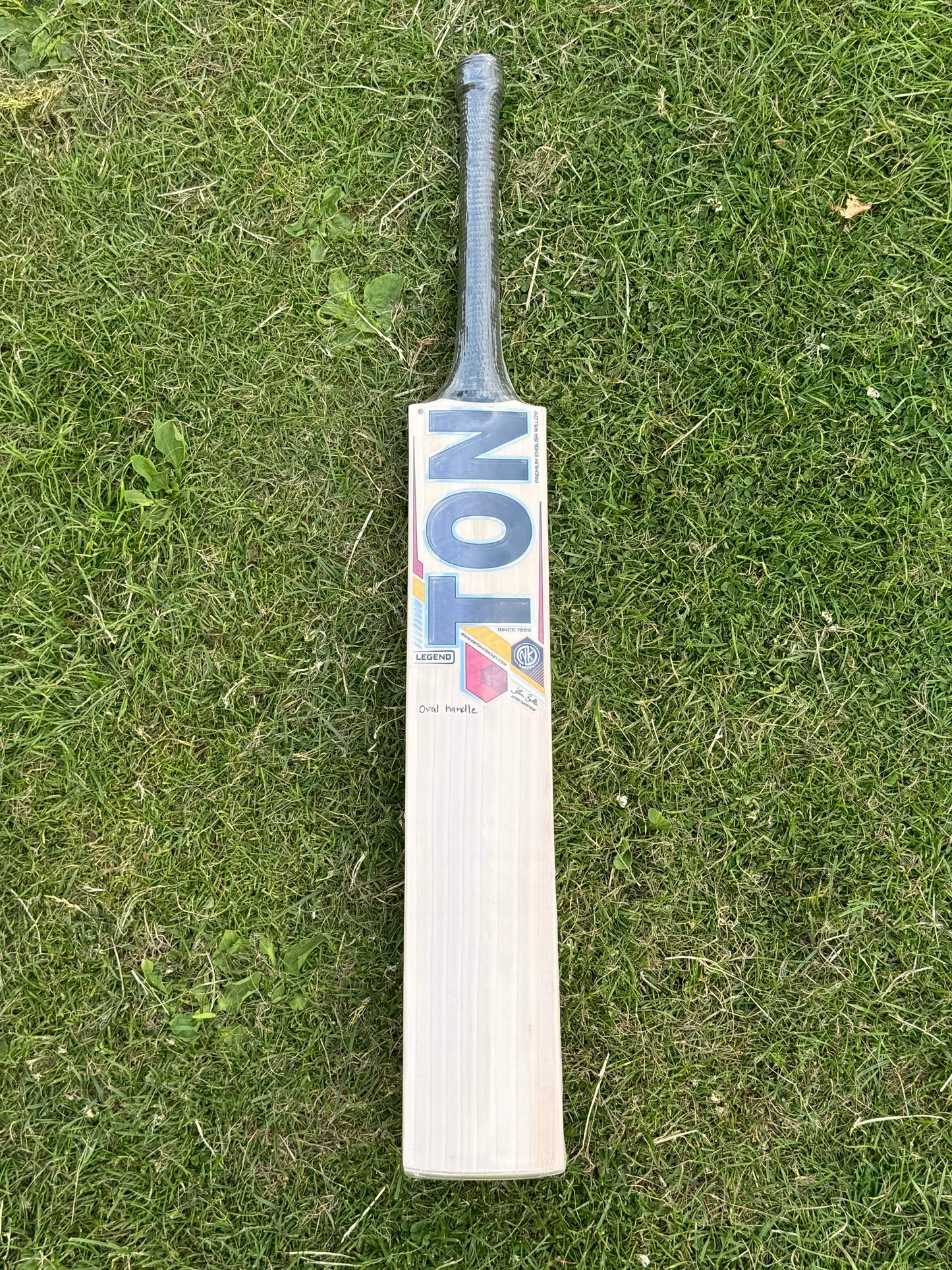 Ton Legend Cricket Bat