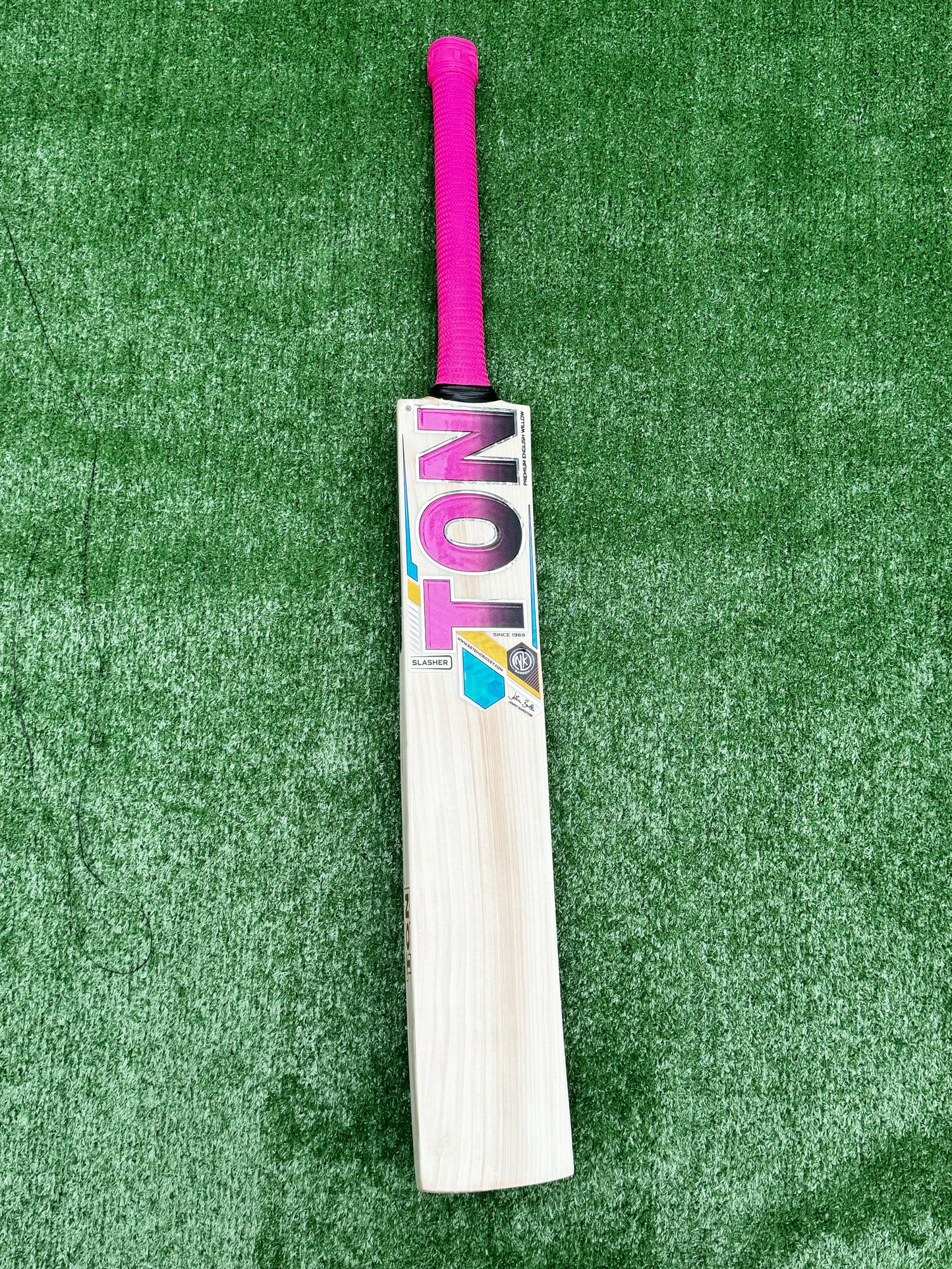 Ton - Smasher - Jonny Bairstow - Pink